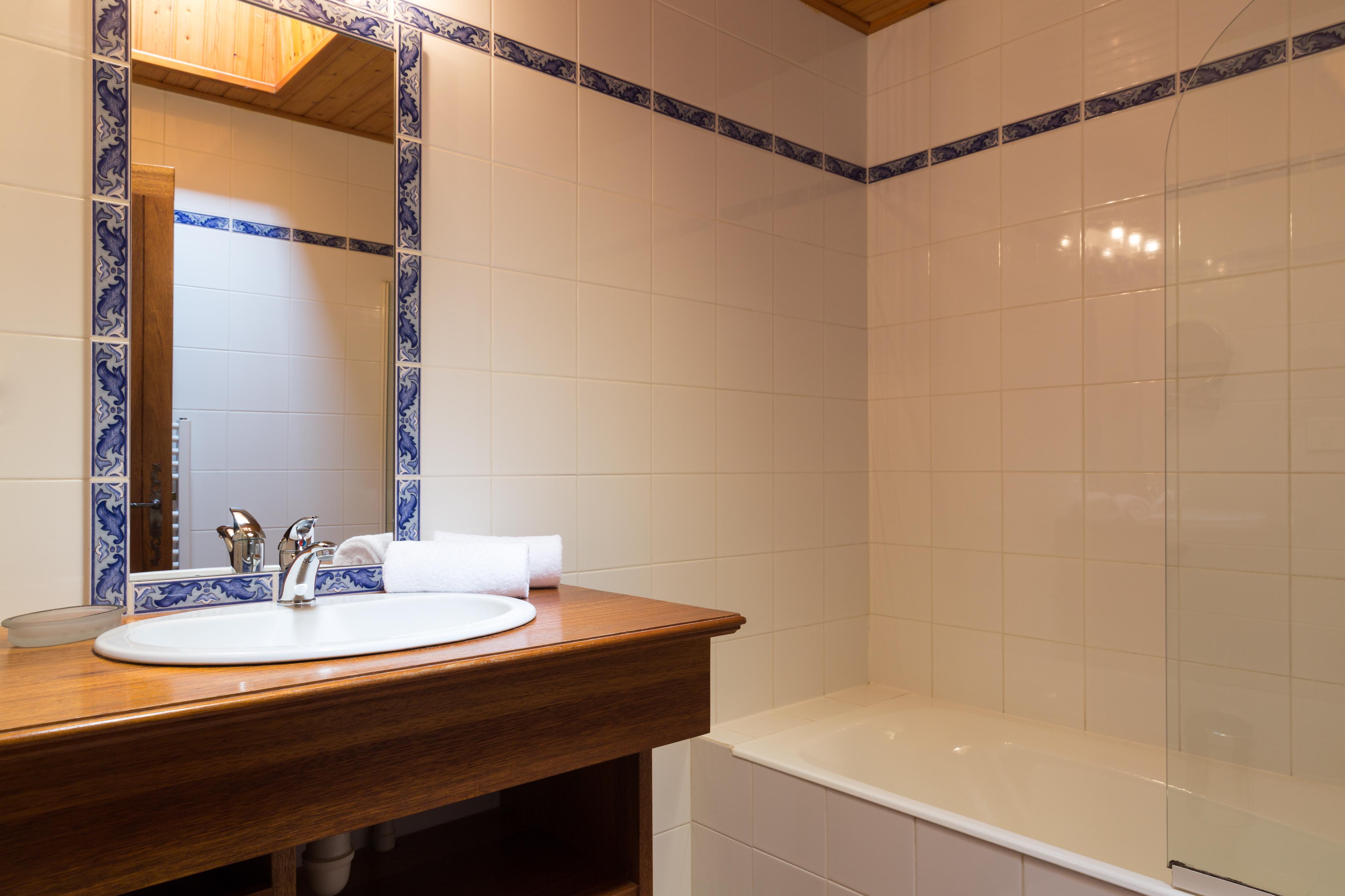 ホテル Domaine Le Martinet, The Originals Relais ブワン エクステリア 写真