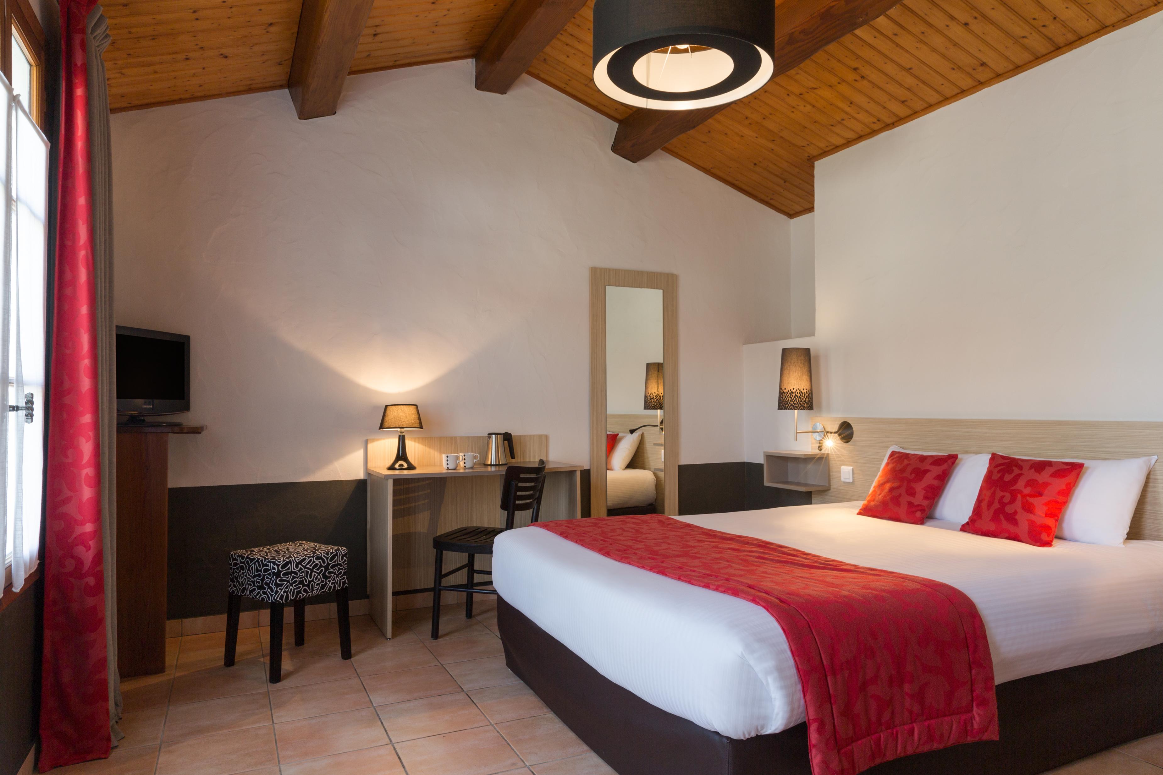ホテル Domaine Le Martinet, The Originals Relais ブワン エクステリア 写真