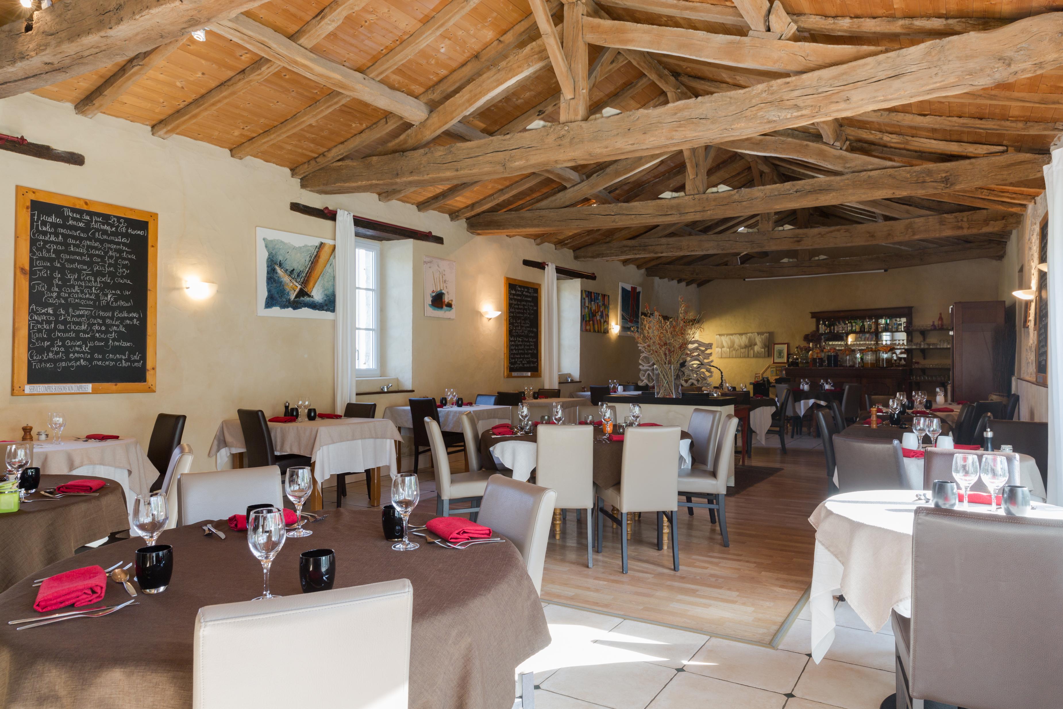 ホテル Domaine Le Martinet, The Originals Relais ブワン エクステリア 写真