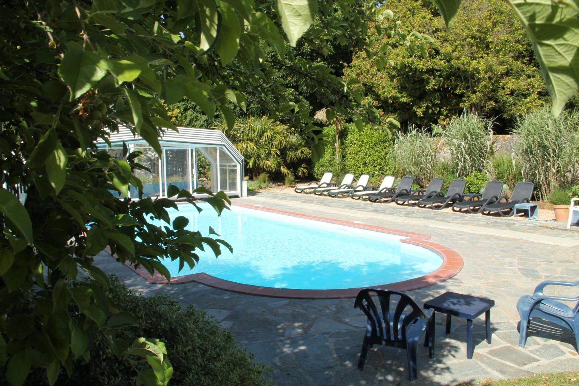 ホテル Domaine Le Martinet, The Originals Relais ブワン エクステリア 写真