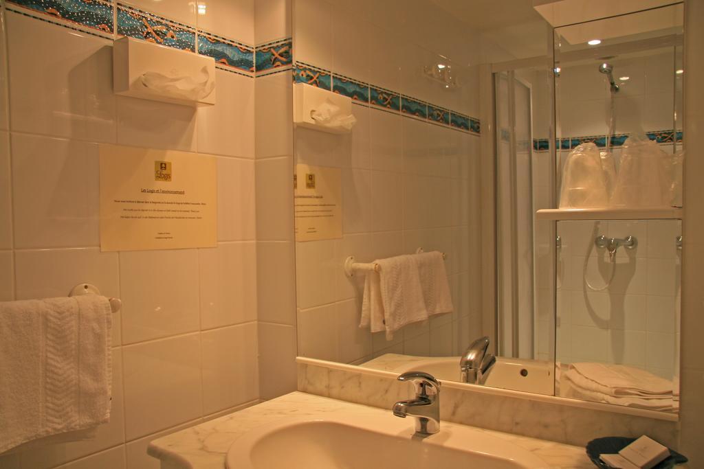 ホテル Domaine Le Martinet, The Originals Relais ブワン エクステリア 写真