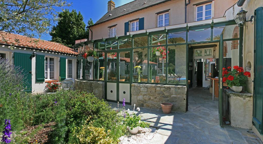 ホテル Domaine Le Martinet, The Originals Relais ブワン エクステリア 写真