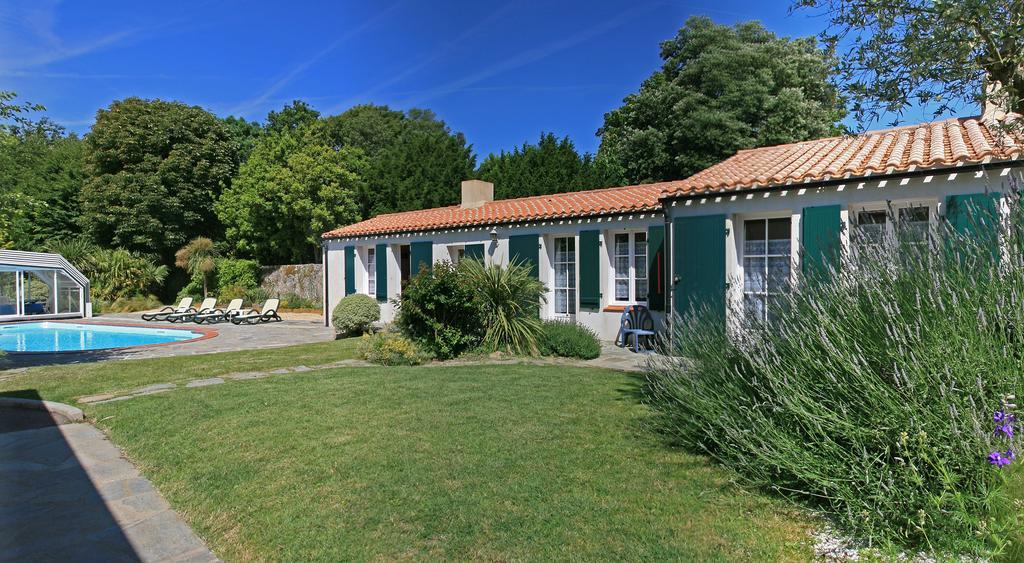 ホテル Domaine Le Martinet, The Originals Relais ブワン エクステリア 写真
