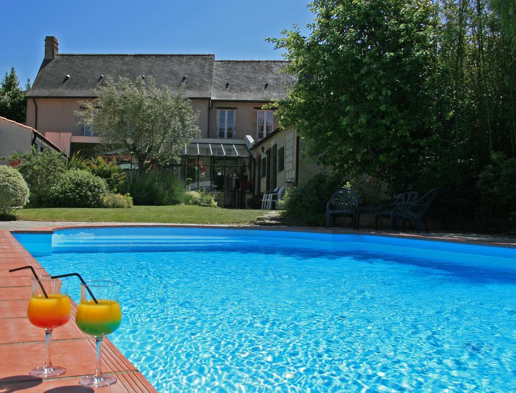 ホテル Domaine Le Martinet, The Originals Relais ブワン エクステリア 写真