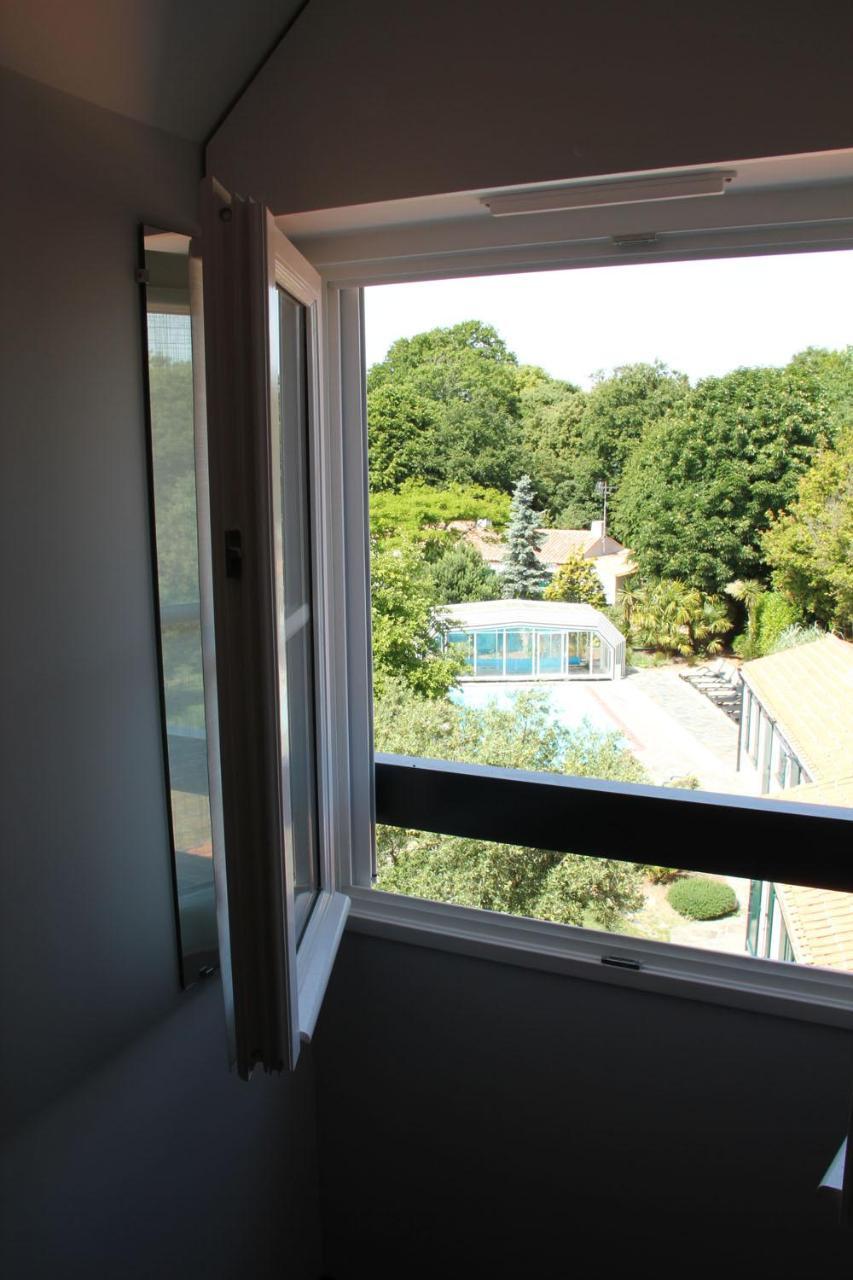 ホテル Domaine Le Martinet, The Originals Relais ブワン エクステリア 写真